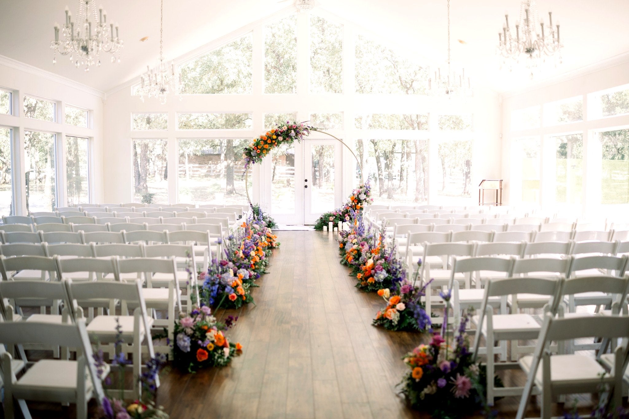 Color-Blocked Garden Florals at Lone Star Mansion